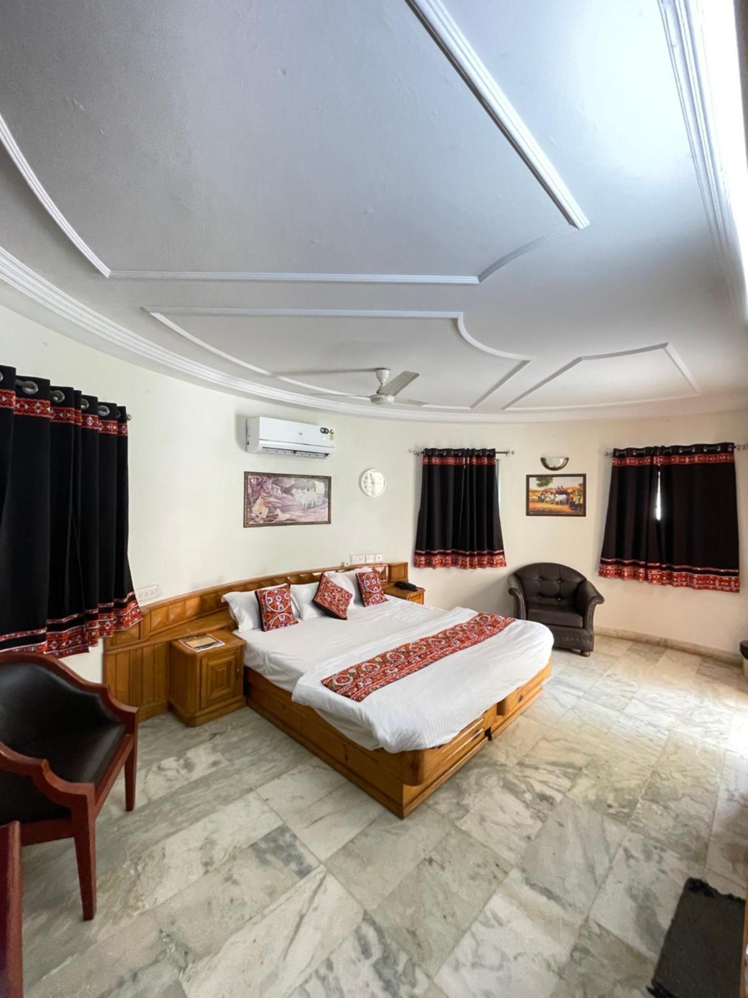 Stay Guru Resort Farm Villa Bhuj Buitenkant foto