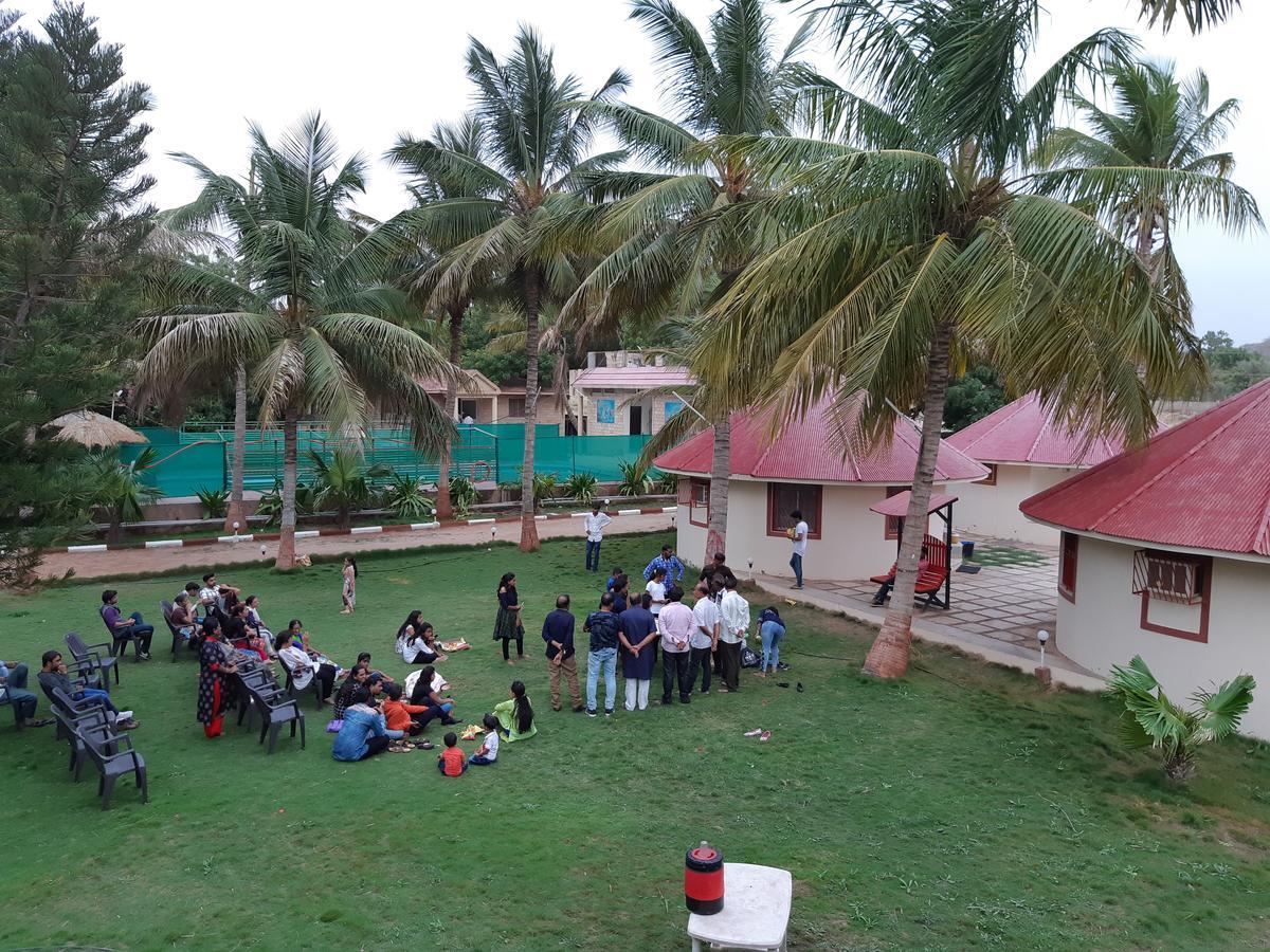 Stay Guru Resort Farm Villa Bhuj Buitenkant foto